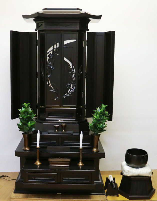 創価学会 厨子型 収納 中古仏壇 552 「25本黒檀白ゆり」金剛堂・国産